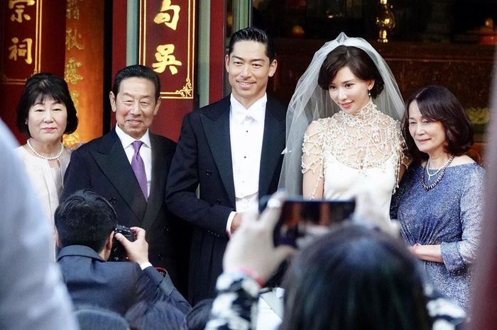  Đáp lại, Akira hứa sẽ luôn ở bên cạnh, khiến Lâm Chí Linh hạnh phúc dù hiện tại, tương lai hay cả kiếp sau.