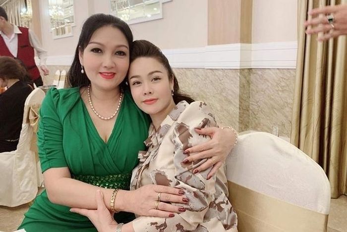 Diễn viên Kim Tính tố Bửu Lộc nhiều lần bạo hành em gái