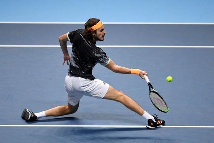 Bước vào set quyết định, Tsitsipas tiếp tục khởi đầu tốt hơn khi có break ở game thứ 3. Tuy nhiên, Thiem nhanh chóng đòi lại ở game 6. Trận đấu một lần nữa phải bước vào loạt tie-break để phân định thắng thua.