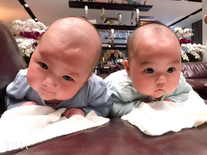 Hình ảnh ngộ nghĩnh của hai con Trương Nam Thành.