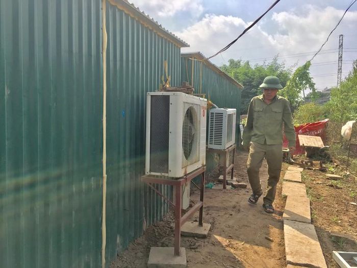  Những chiếc máy lạnh dùng phục vụ cho việc kích đào Thất thốn tại vườn đào thất thốn Lê Hàm