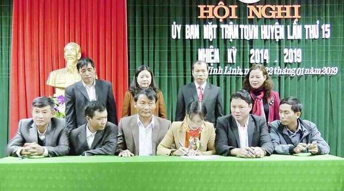 UBMTTQVN huyện Vĩnh Linh tổ chức kí giao ước thi đua năm 2019