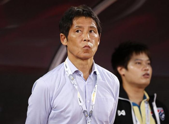 Huấn luyện viên Akira Nishino thừa nhận ông cùng các học trò đang gặp phải rất nhiều áp lực. Ảnh: Foxsports