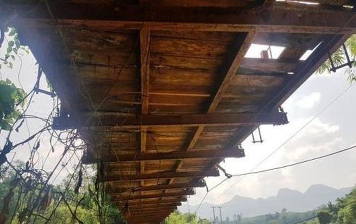  Mỗi khi có người, phương tiện qua lại, cầu rung lên bần bật