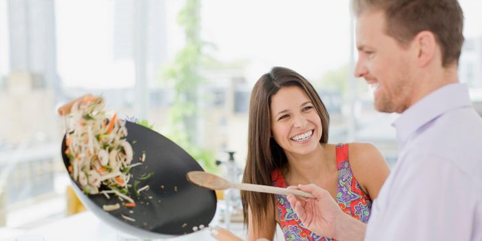 Theo nghiên cứu gần đây của một trường đại học tại bang Florida (Mỹ), chồng giúp vợ làm việc nhà thì sự nghiệp sẽ có nhiều cơ hội thành công hơn những người còn lại. 