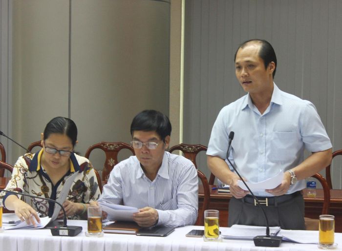 Phó giám đốc Sở Tài nguyên - môi trường Nguyễn Tuấn Anh, phát biểu tại cuộc họp.