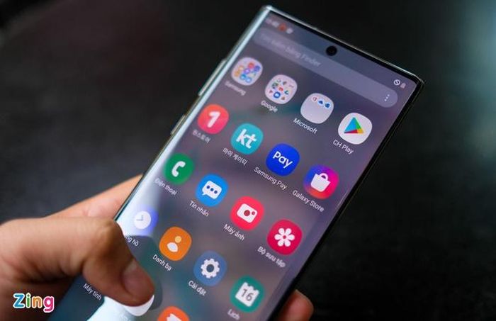 Nếu muốn thay màn hình chính hãng của chiếc Galaxy Note10 người dùng phải trả 4,1 triệu đồng.