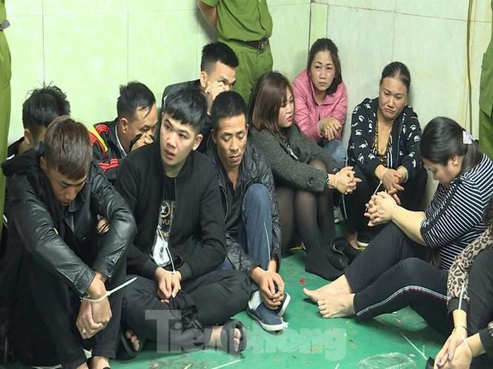 Trong số đó, có 15 phụ nữ tham gia đánh bạc.