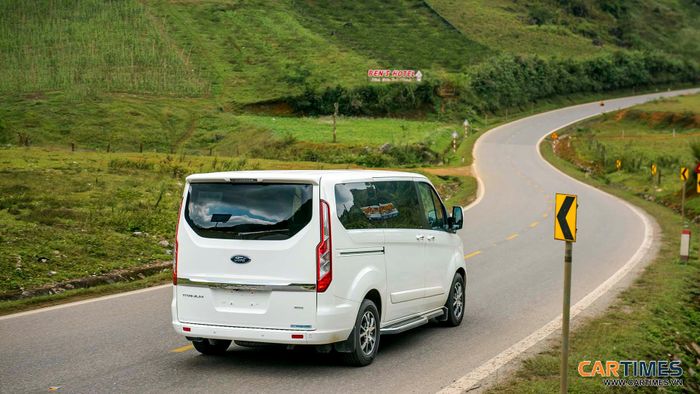 Động cơ của Ford Tourneo mạnh mẽ nhưng cũng rất tiết kiệm nhiên liệu