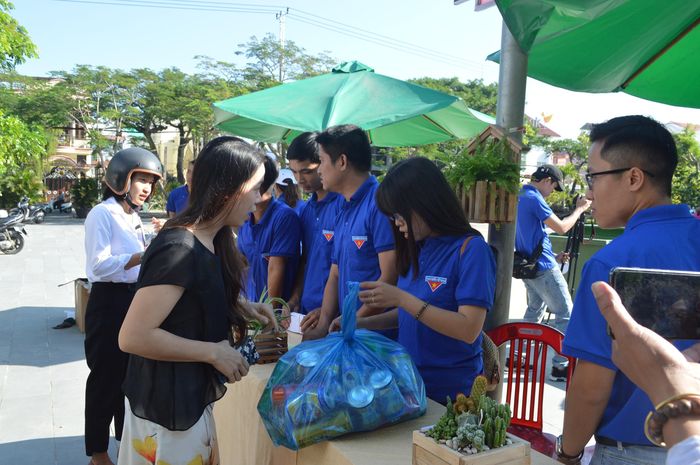 Đông đảo người dân hưởng ứng chương trình này