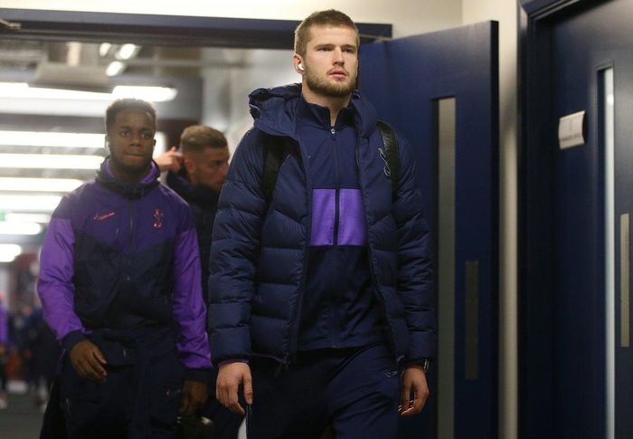 Các cầu thủ Tottenham đến sân