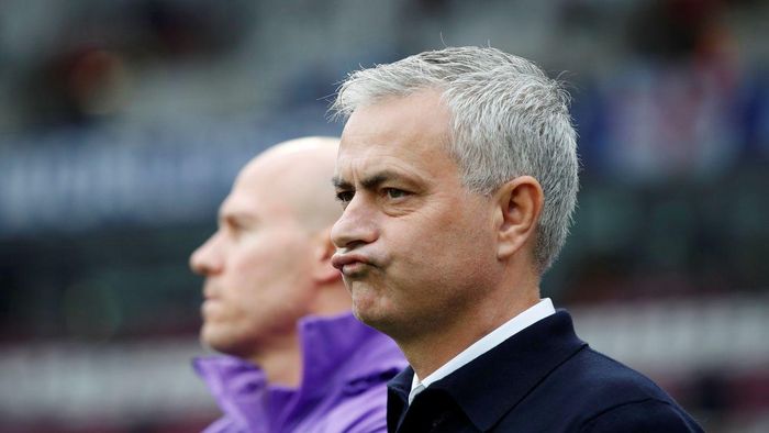 Mourinho có trận đầu tiên trên cương vị mới