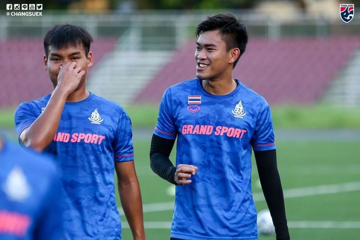 Không khí buổi tập diễn ra vui vẻ và thoải mái. U22 Thái Lan bước vào giải đấu với sự tự tin của nhà đương kim vô địch.