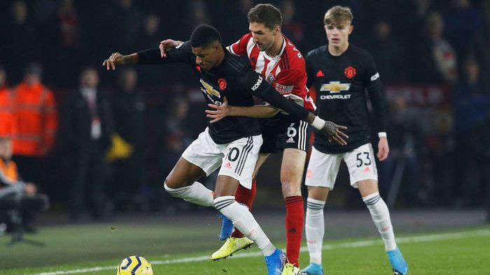 Rashford bị theo sát