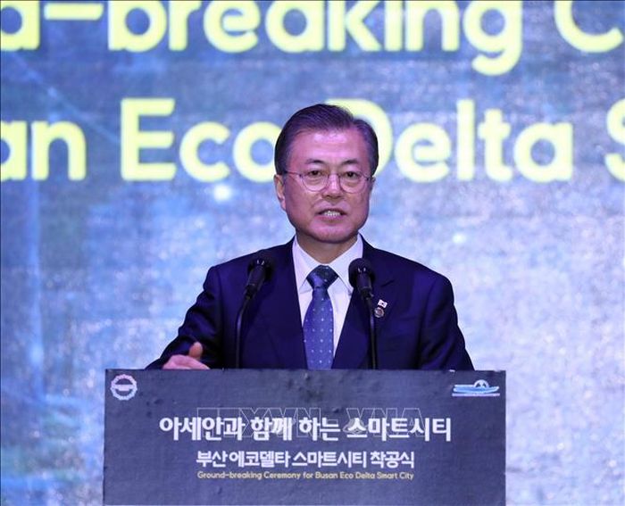Tổng thống Hàn Quốc Moon Jae-in phát biểu tại lễ động thổ Thành phố Thông minh Busan Eco-Delta. Ảnh: Thống Nhất/TTXVN