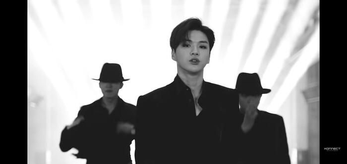 Kang Daniel vô cùng cuốn hút.