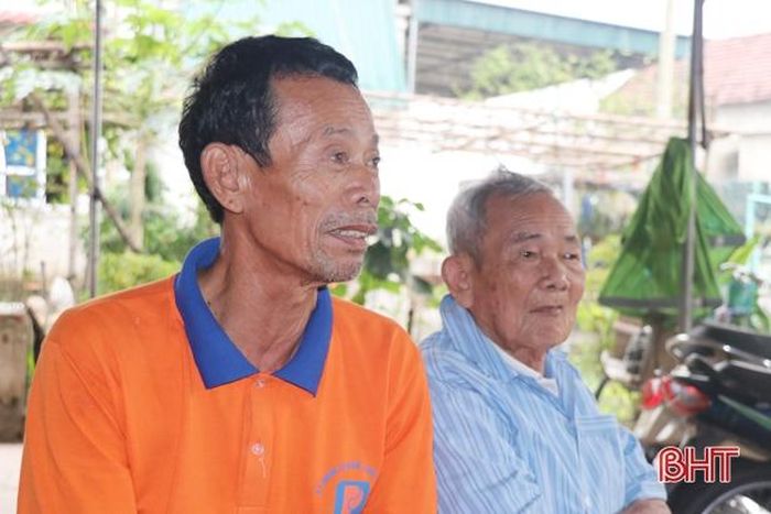 Chồng và con trai đầu của cụ Nghinh là cụ Võ Hoan và anh Võ Văn Nghinh cũng là những nghệ nhân hát sắc bùa lâu năm tại thôn Thuận Sơn.