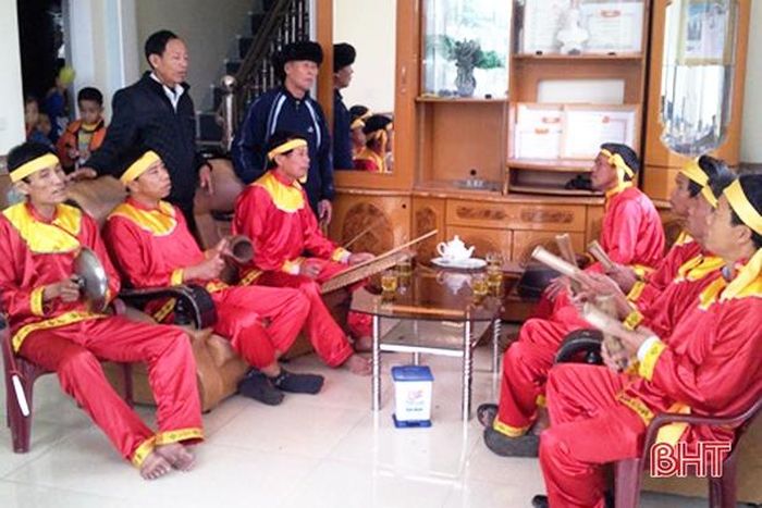 Các bài hát do phường sắc bùa tại xã Thuận Lộc sử dụng vào ngày đầu năm mới đều do cụ Nghinh sáng tác.