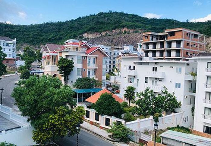 Quy hoạch 1-3 tầng, nhưng nhiều công trình dự án Khu biệt thự cao cấp Ocean View Nha Trang xây cao đến 8 tầng 