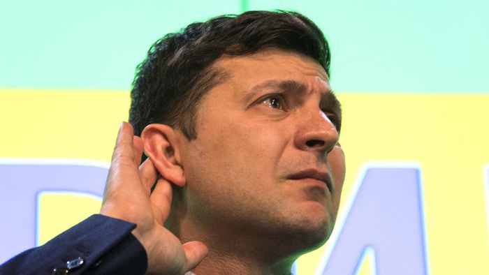 Tổng thống Ukraine Volodymyr Zelenskiy vừa lên tiếng mô tả quan hệ Ukraine - Nga là rất phức tạp. Ukraine rất cần phải đồng ý ký một thỏa thuận khí đốt dài hạn mới. Điều này rất quan trọng đối với toàn bộ an ninh năng lượng của châu Âu