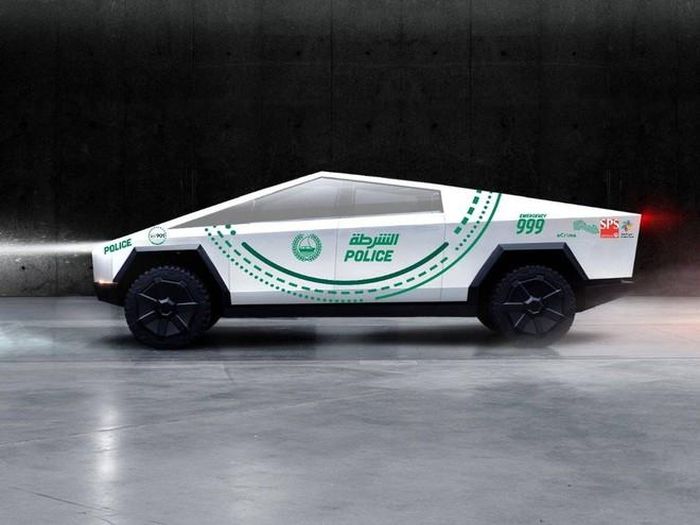 Hình ảnh chiếc Cybertruck được cảnh sát Dubai đăng lên Twitter.
