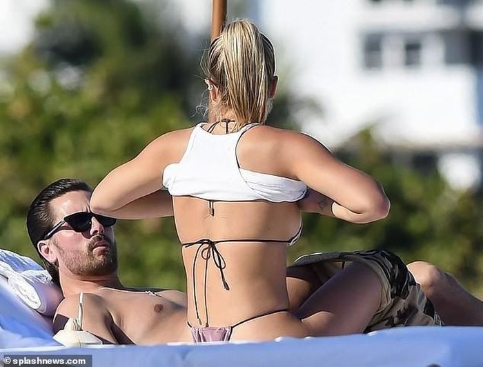 Người mẫu 9x đi nghỉ cùng bạn trai Scott Disick.