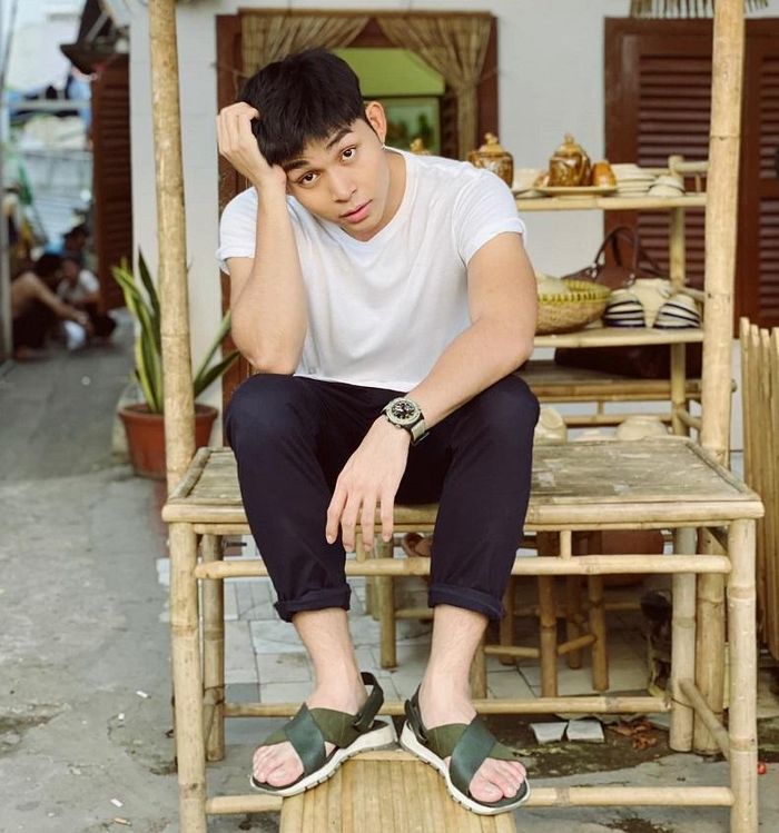 Jun Phạm viết: “Khi hít thở đúng thì vũ trụ sẽ tự nương theo ý của ta”.