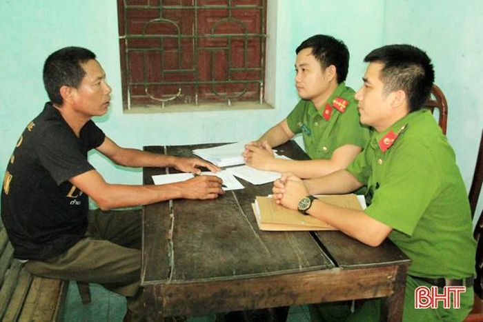Trong năm, đã khởi tố hình sự 3 vụ cháy rừng với 5 bị can về tội “Vi phạm quy định về phòng cháy chữa cháy" theo Điều 313 Bộ luật Hình sự” ( Trong ảnh: Đối tượng Phan Đình Thành vừa bị Tòa án nhân dân huyện Nghi Xuân xử 7 năm tù về tội Vi phạm quy định về phòng cháy chữa cháy)