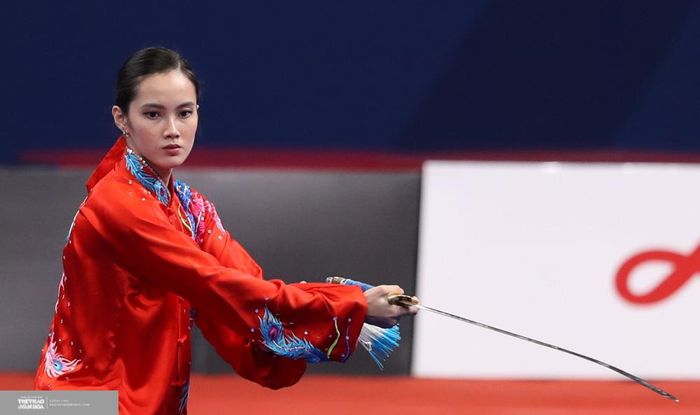 Tuy thế, cô không chỉ có lợi thế về ngoại hình mà tài năng của Wong với wushu cũng không thể phủ nhận