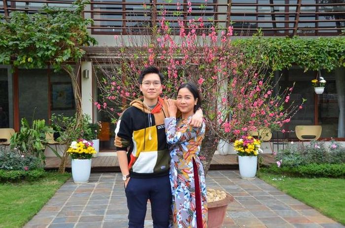 Con thứ hai của nhạc sĩ Anh Quân và ca sĩ Mỹ Linh tên là Anh Duy. Anh Duy thích nhảy, chơi piano và từng là thành viên của nhóm nhảy Pixelated. Tuy nhiên, hiện Anh Duy không chọn theo đuổi con đường nghệ thuật mà sang Australia học ngành Y. Trong một cuộc trò chuyện với Zing.vn, ca sĩ Mỹ Linh cho biết nhạc sĩ Anh Quân từng không đồng ý với quyết định nhưng sau đó ủng hộ, hy vọng con trai thực hiện ước mơ của mình.