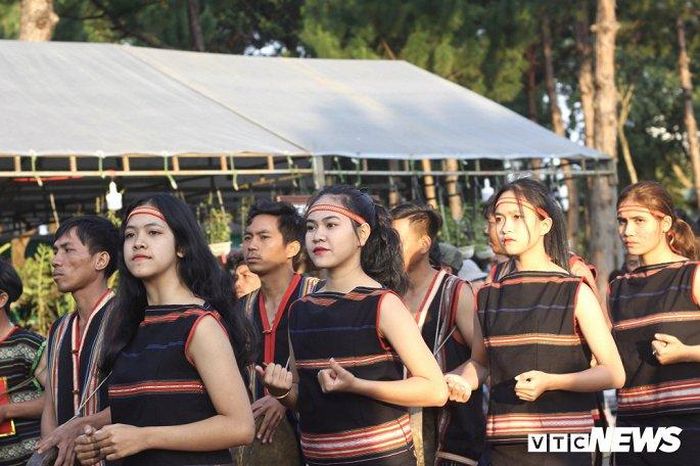  Lễ hội đường phố là sự kiện văn hóa lớn có ý nghĩa, góp phần quan trọng cho thành công của tuần lễ Văn hóa – Du lịch, nhằm tôn vinh, gìn giữ, bảo tồn và phát huy giá trị văn hóa đặc sắc của không gian văn hóa cồng chiêng Tây Nguyên, di sản văn hóa phi vật thể đại diện của nhân loại. 