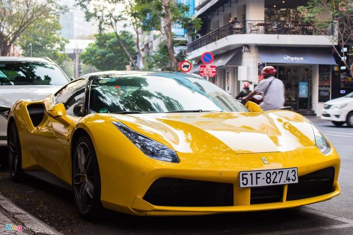 Trong khi các đại gia khác thường xuyên mua đi bán lại siêu xe thì Phan Thành có thú chơi riêng, chỉ mua vào, rất ít khi bán ra. Những siêu xe của đại gia này cũng rất ít khi được sử dụng.