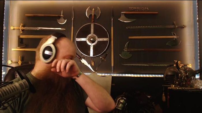 TheVikingBeard rơi nước mắt vì vui mừng. Ảnh: Chụp màn hình.