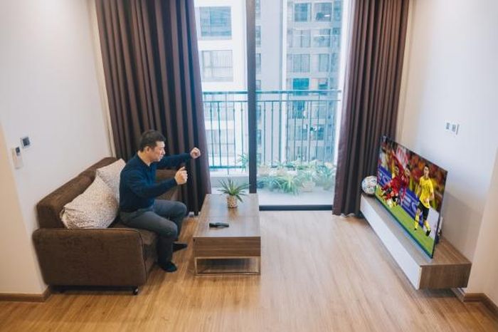 Thường xuyên xem các trận đấu qua màn hình, BLV khá khó tính khi lựa chọn TV