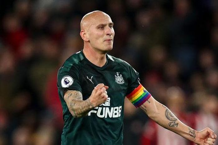 Tiền vệ: Jonjo Shelvey (Newcastle).
