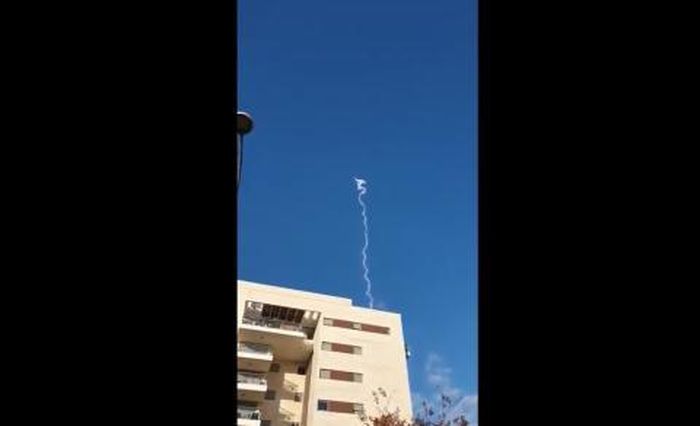 Hình ảnh được cho là của hệ thống phòng thủ S-400 khai hỏa tại Syria
