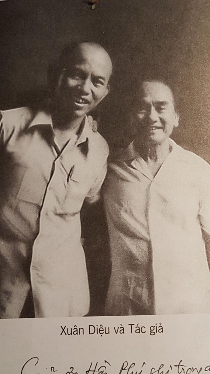 Trình Quang Phú và thi sĩ Xuân Diệu năm 1981