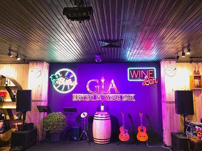 Không gian âm nhạc tại GIA – BISTRO &amp; WINE BAR 