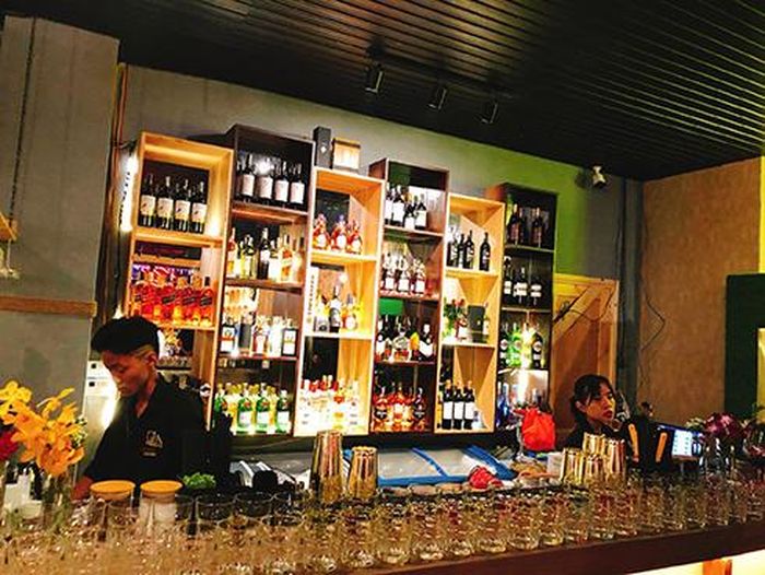 GIA – BISTRO &amp; WINE BAR phục vụ đủ loại rượu vang 