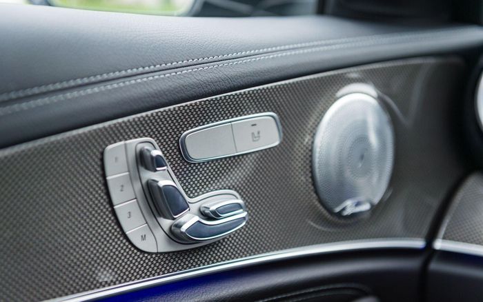 Cách chỉnh ghế đặc trưng trên các mẫu xe của Mercedes-Benz
