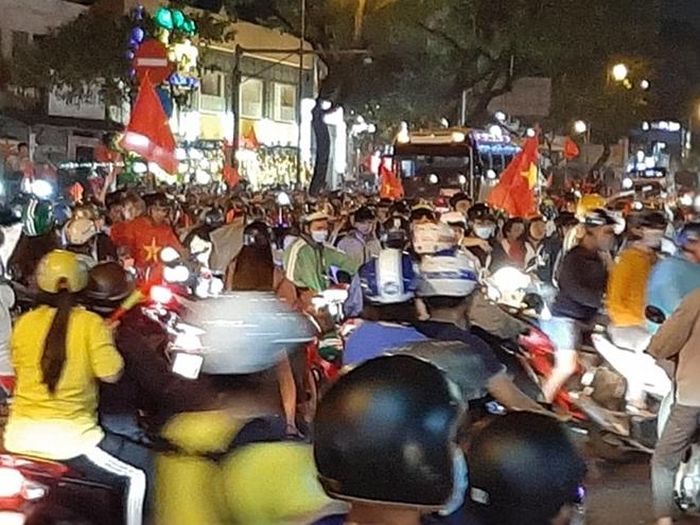 Những cung đường vào trung tâm dường như vỡ trận