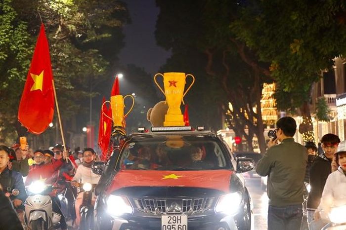 Người hâm mộ Việt Nam đã mòn mỏi đợi chiếc huy chương vàng môn bóng nam SEA Games trong hàng chục năm.