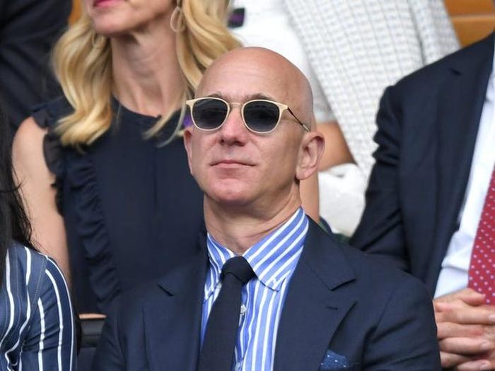 Jeff Bezos mất tiền nhiều hơn bất kỳ vị tỷ phú nào khác trên thế giới trong năm 2019, chủ yếu đến từ vụ ly hôn, nhưng vẫn nằm trong top 2 giàu nhất hành tinh. Tài sản của ông hiện ít hơn 15,6 tỷ USD so với đầu năm nay. Ảnh: Getty.