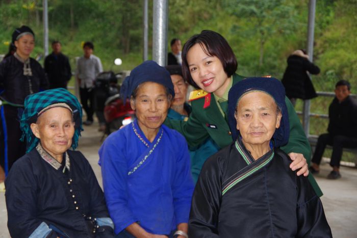 Nghĩa tình nơi phên giậu Tổ quốc.