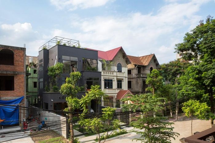 Khu vực này đang trải qua quá trình công nghiệp hóa và đô thị hóa nhanh chóng.