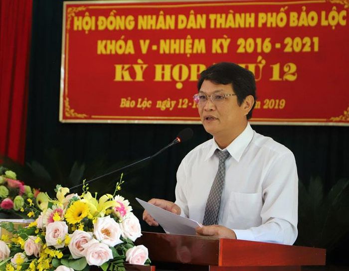 Ông Phùng Ngọc Hạp - Chủ tịch HĐND TP Bảo Lộc phát biểu bế mạc kỳ họp