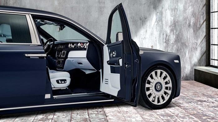  Phantom Rose được mô tả là chiếc xe Rolls-Royce Phantom đỉnh nhất từ trước tới nay. (Ảnh: Motor1) 