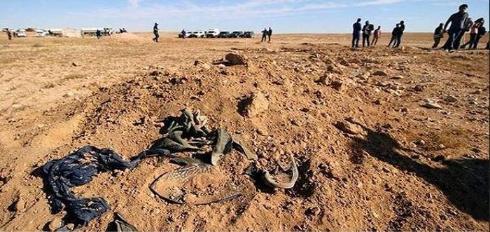 Giới chức Iraq vừa mới phát hiện một nấm mồ chôn tập thể từ năm 2016, trong đó chứa di thể của 643 thường dân được cho là nạn nhân của vụ thảm sát Saqlawiyah, cách thành phố Fallujah của tỉnh Anbar 5 km về hướng Bắc - Nguồn: The Baghdad Post