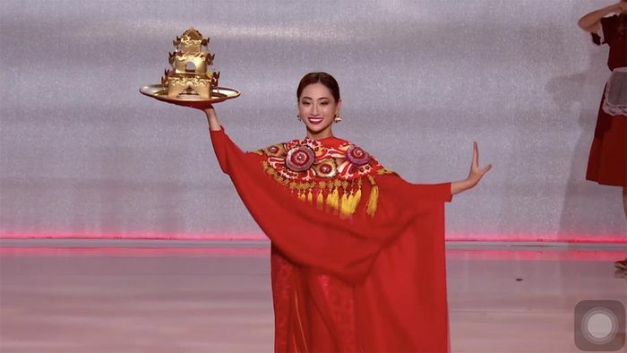 Bước vào đêm chung kết Miss World 2019 tối 14/12, Lương Thùy Linh chọn múa mâm vàng - loại hình diễn xướng dân gian liên quan đến tín ngưỡng thờ Mẫu để thể hiện ở tiết mục Dances of The World trong phần mở màn. Với sự chuẩn bị kỹ lưỡng, Lương Thùy Linh đã có màn thể hiện ấn tượng dù loại hình múa này không hề dễ dàng với những người mới làm quen.