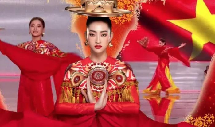  Lương Thùy Linh biểu diễn múa mâm vàng trong phần thi Dances of The World.